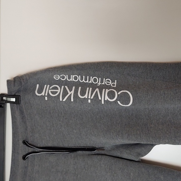 Calvin Klein sweatpants Size XL - Picture 2 of 4